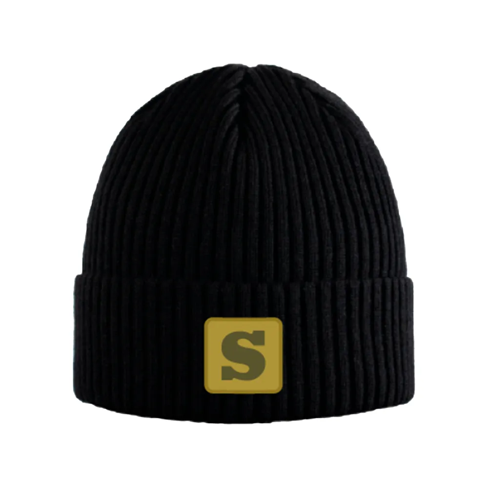 Stickad mössa, svart