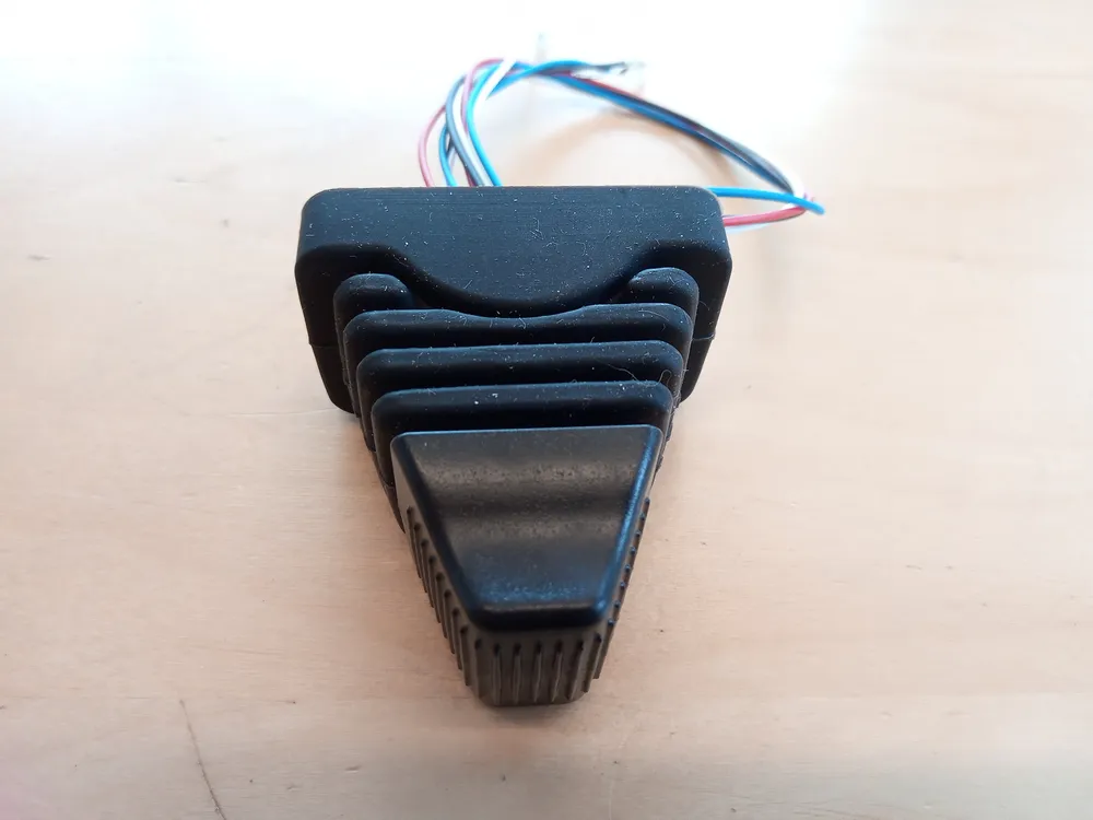 Finger tip joystick