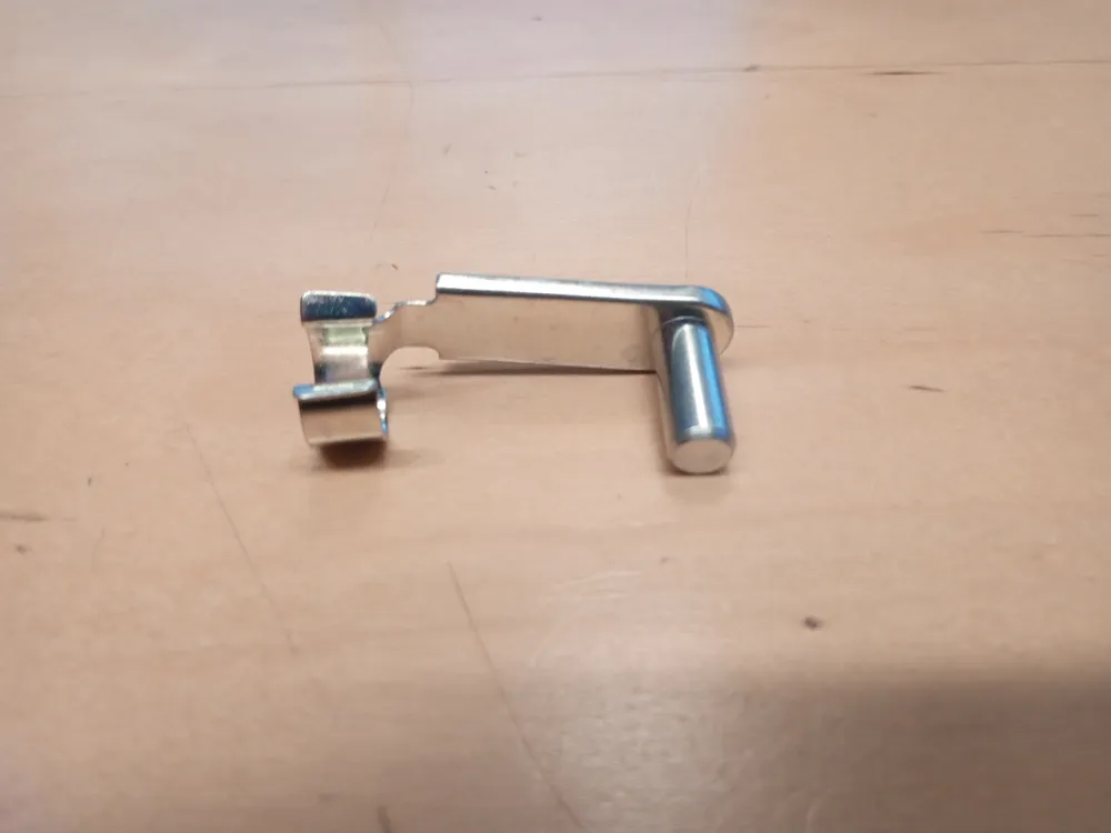 Locking Pin to Fork Mount M6