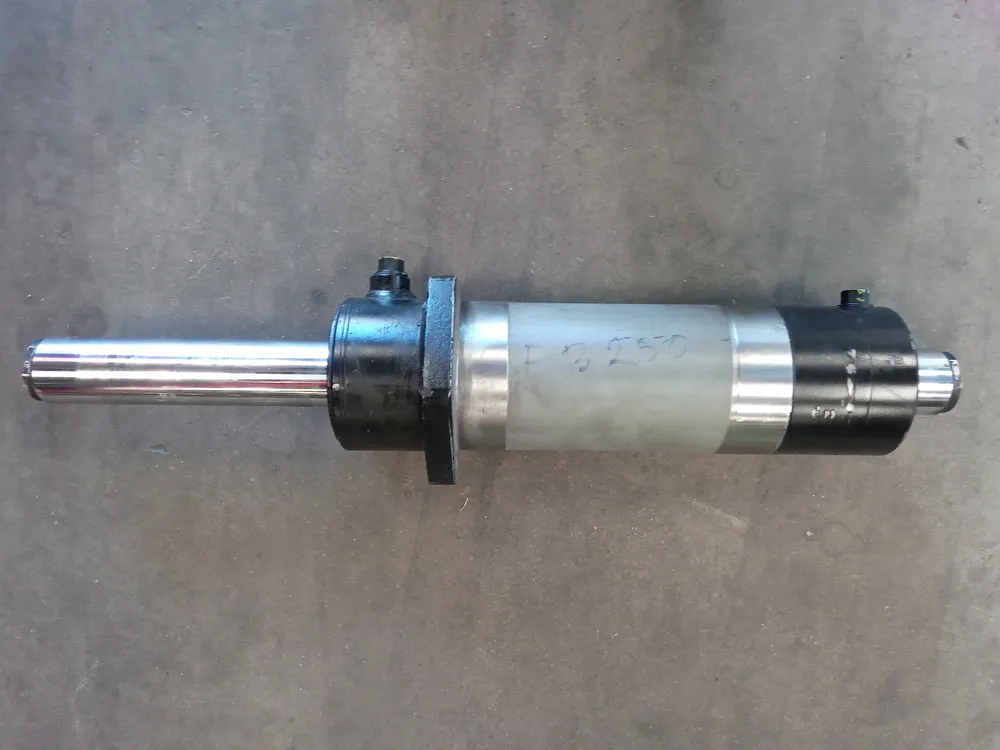 Steering ram CTV18