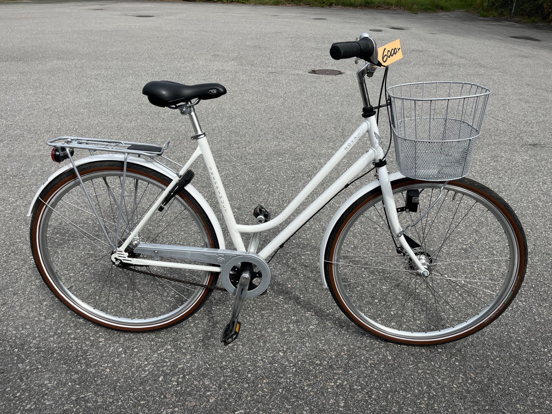 Skeppshult Nova, vit begagnad damcykel