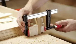 Bessey Skruvtving av aducerat gjutjärn TPN 100-1250mm
