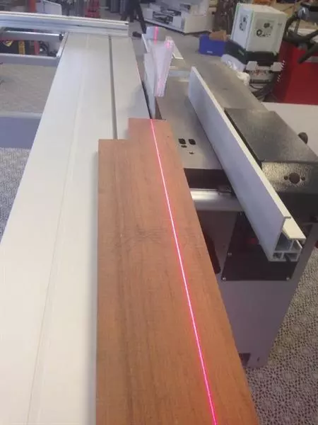 Laserlinje pro inkl mont. beslag KAMPANJ