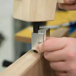 Hörnmejsel fjäderbelastad