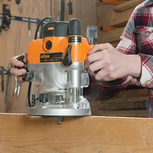 CMT Handöverfräs 2400W 8mm & 12mm spänntång