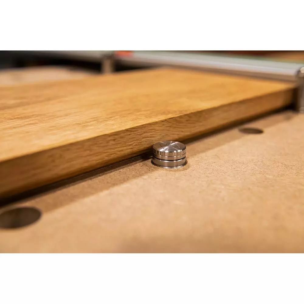 UJK Expanding 20mm Dogs 10mm höjd 2-pack