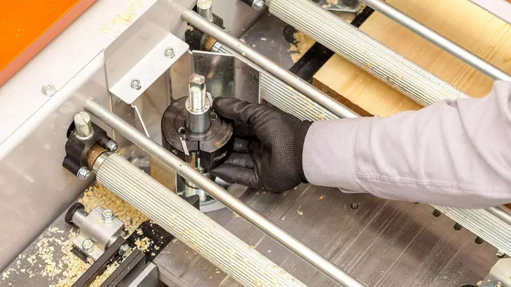 4-kutter  listhyvel PRO, steglös hast 3-15 m/min, EU , 3-fa Wood Mizer