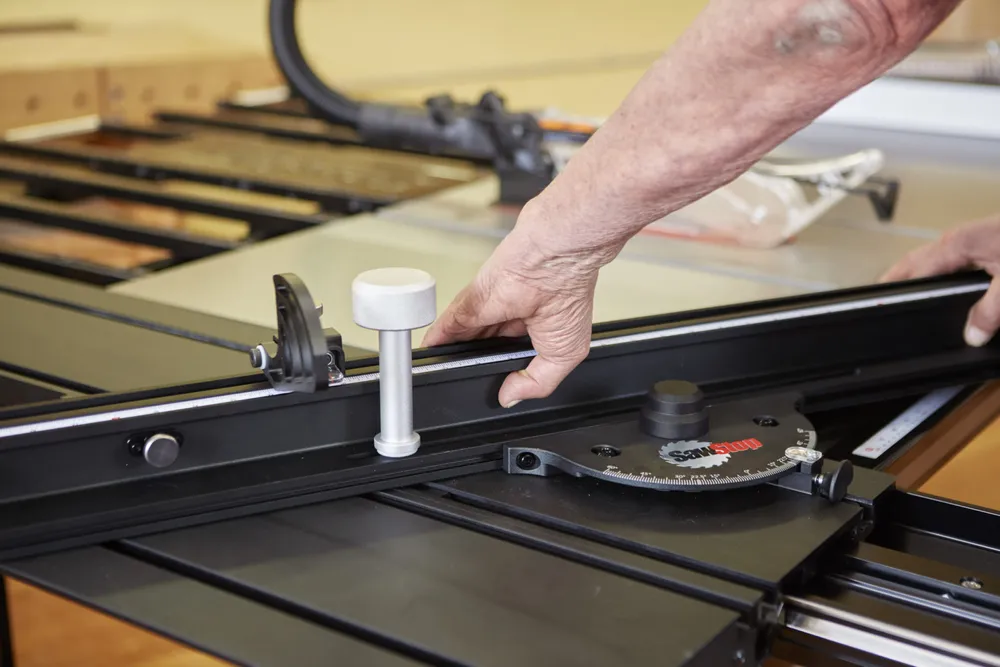 SawStop ® Sliding Crosscut Table Attachment 48