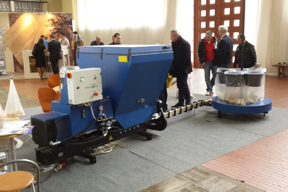Falach 100 Brikettpress (90-120 kg/h) med nivåvakt
