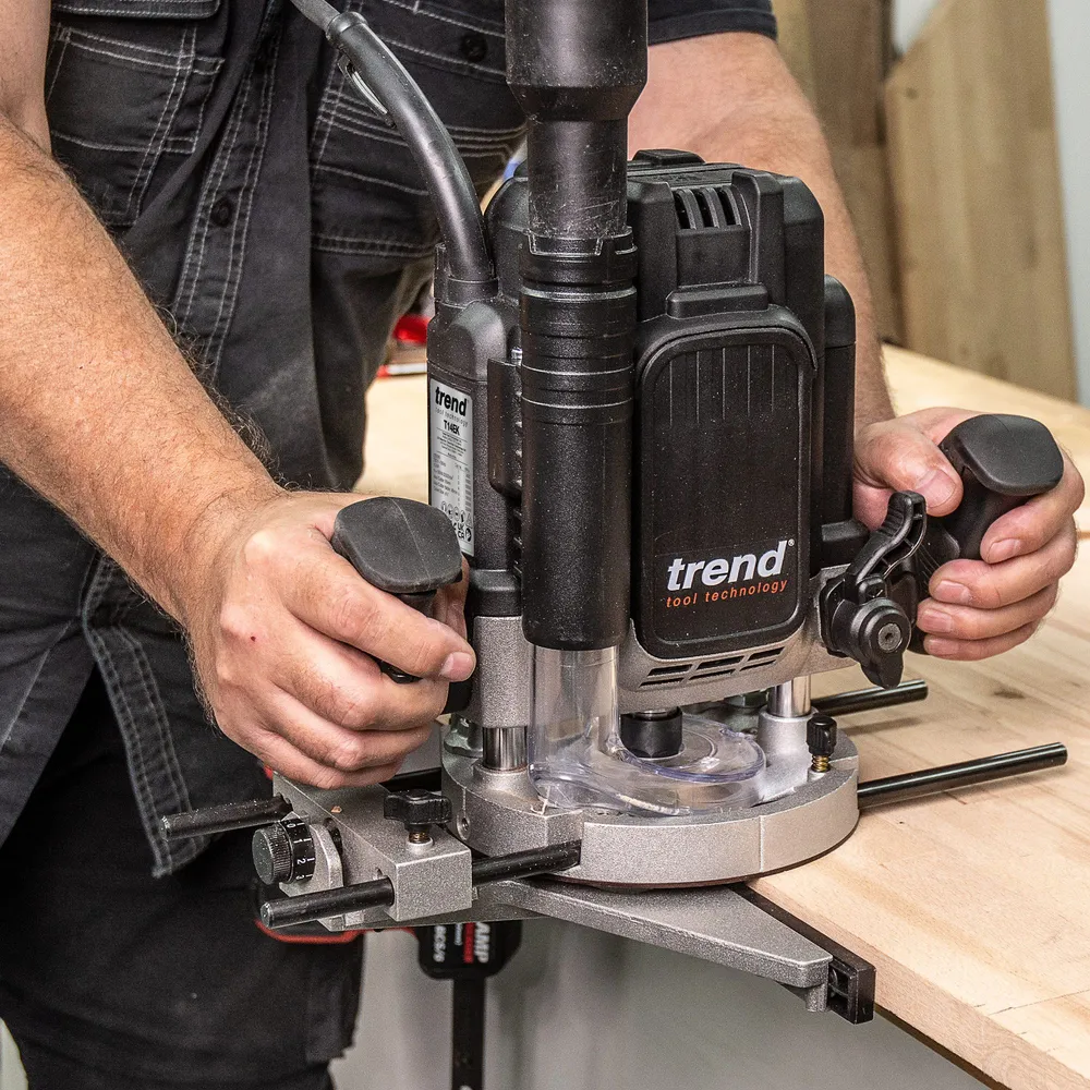 ROUTER 12MM 2300W VAR 230V & KITBOX Trend PROF TC