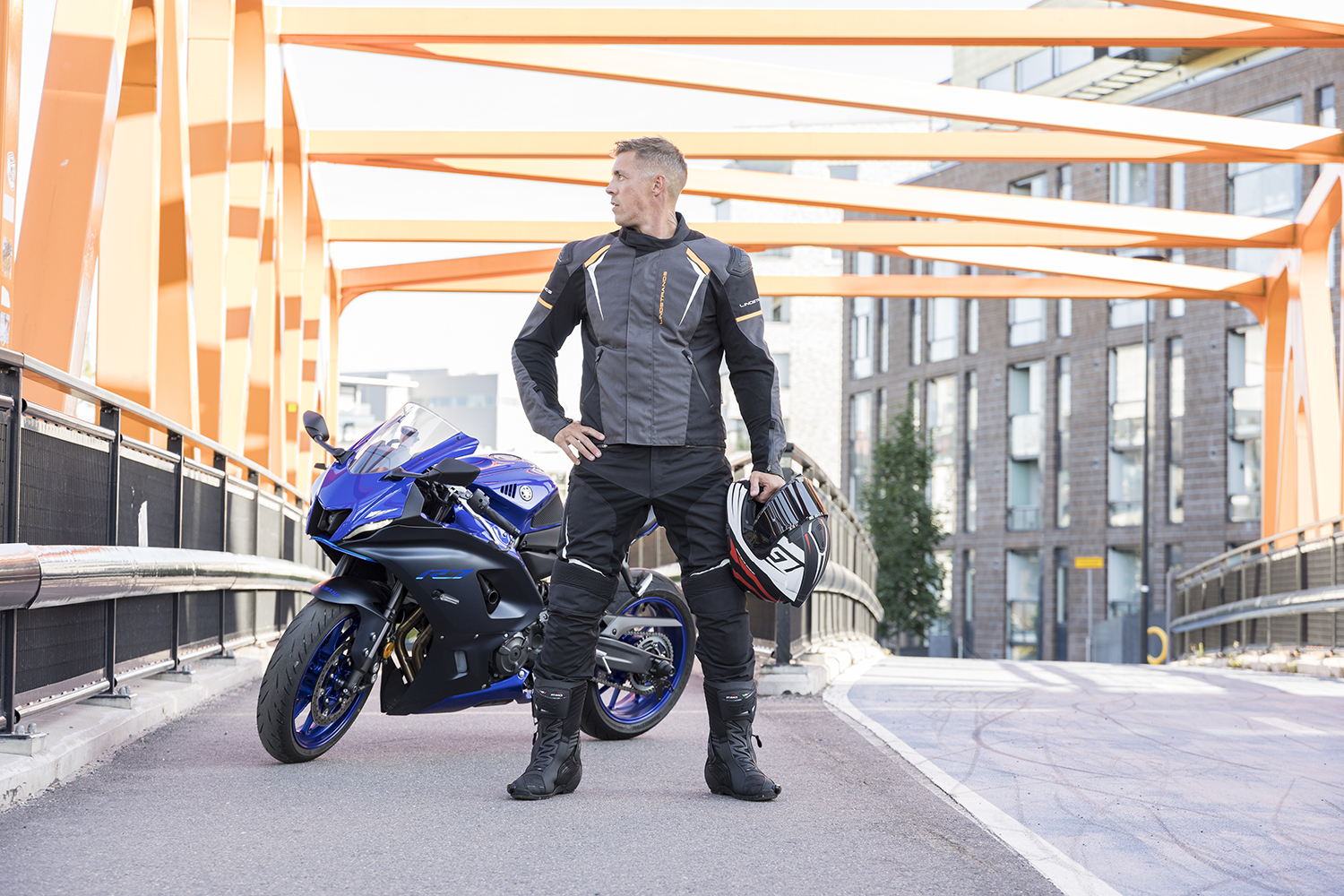 Lindstrands Sandvik Svart/Orange