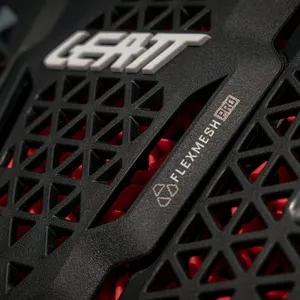 Leatt Bröstpansar 4.5 Hybrid Svart