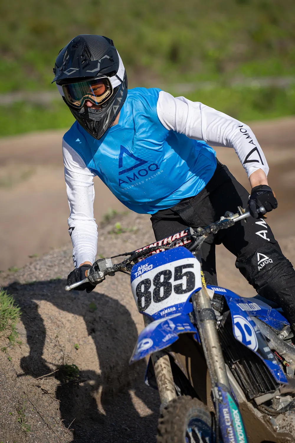 AMOQ Momentum Crosshandskar Svart 