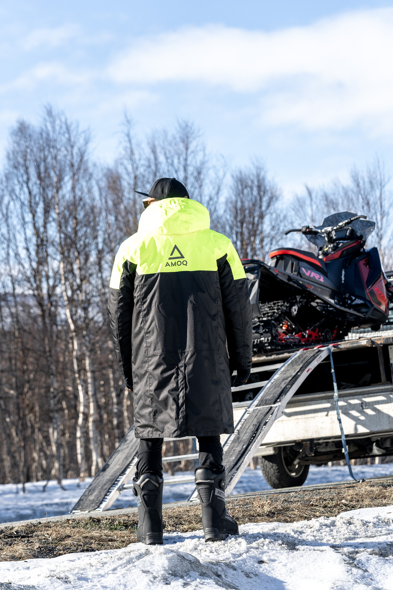 AMOQ Apex Racing Depårock Svart/Hivis 