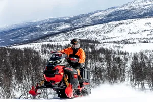 AMOQ Ballast Hjälm med elvisir Svart/Orange