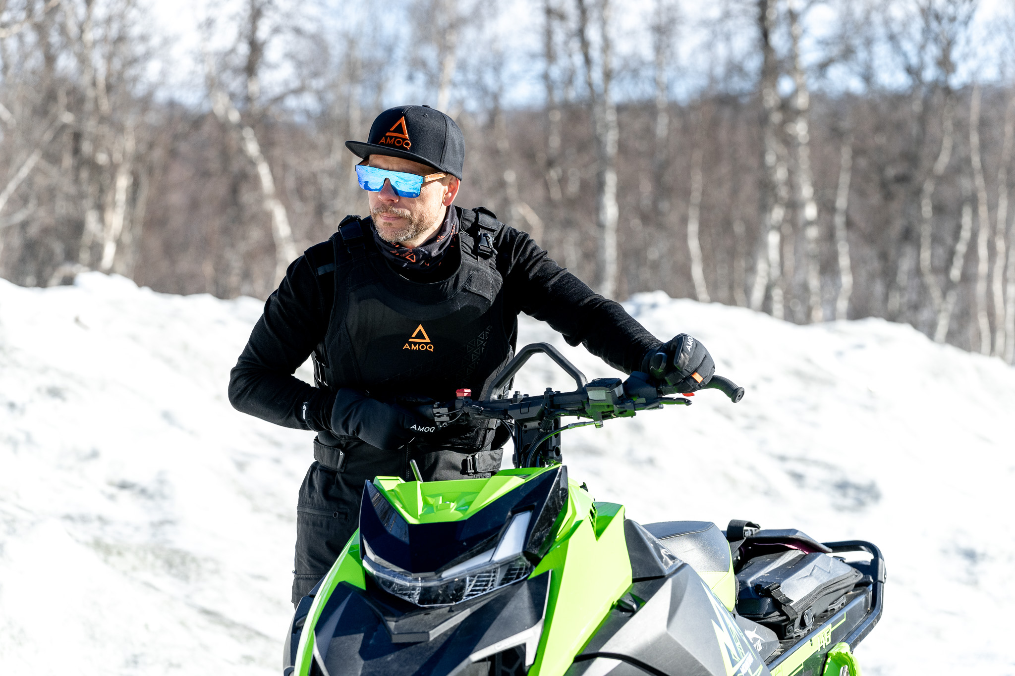 AMOQ Core Skyddsväst Svart