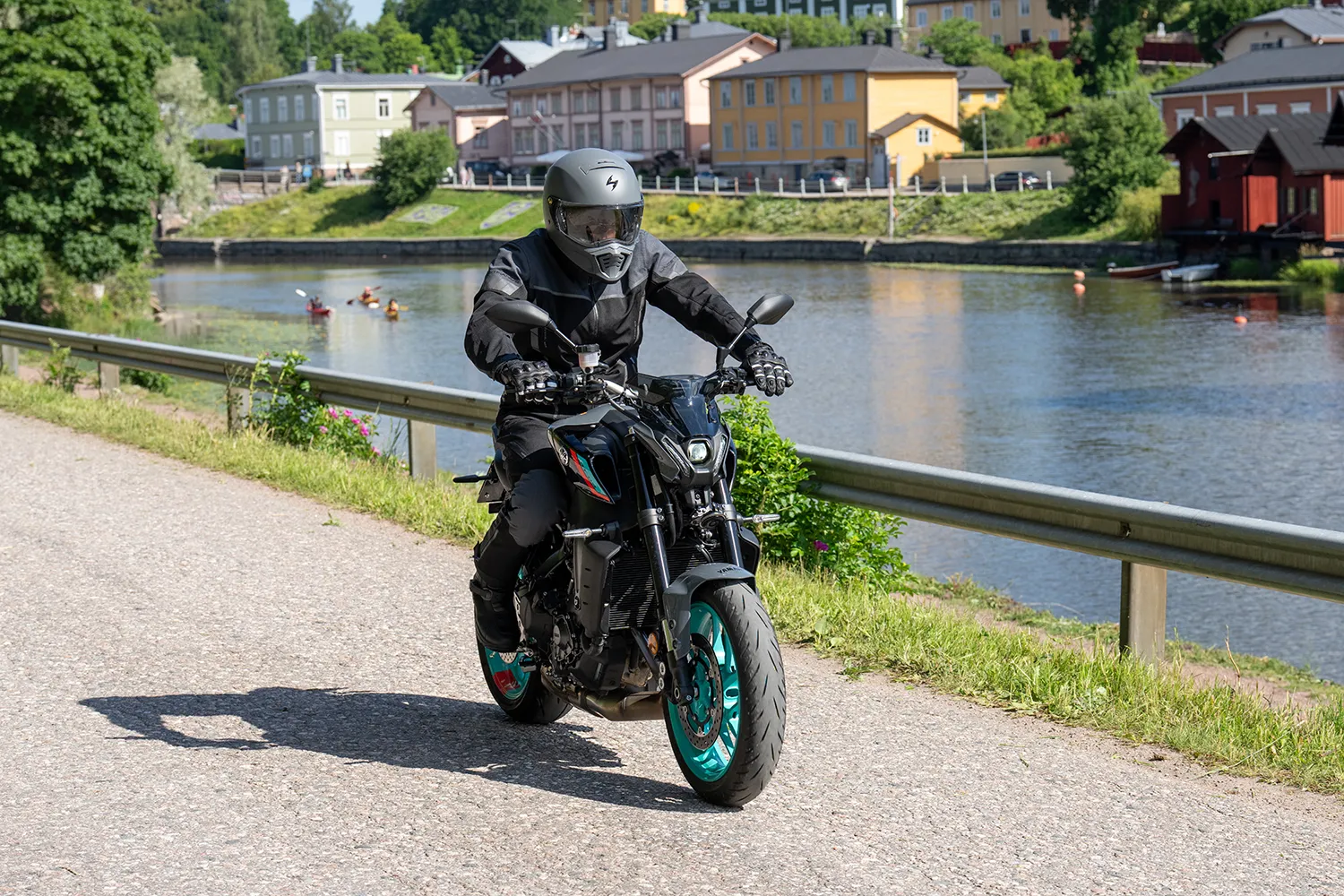 Lindstrands textiljacka Bydalen Svart/ stål grå