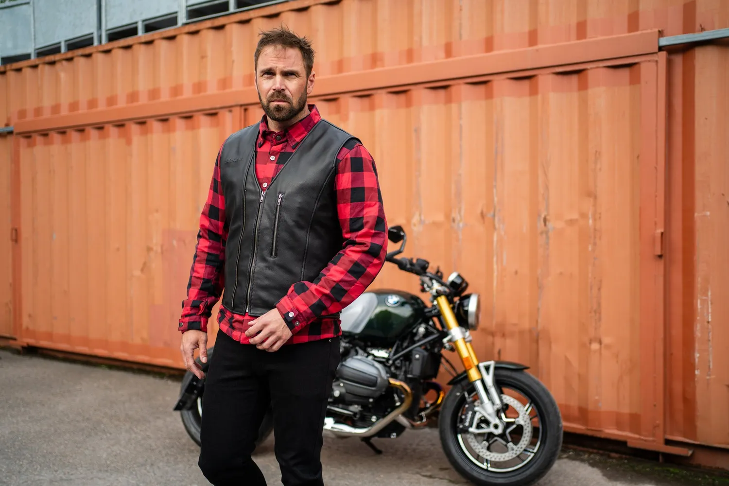 Halvarssons Skinnväst Vassbo Svart 