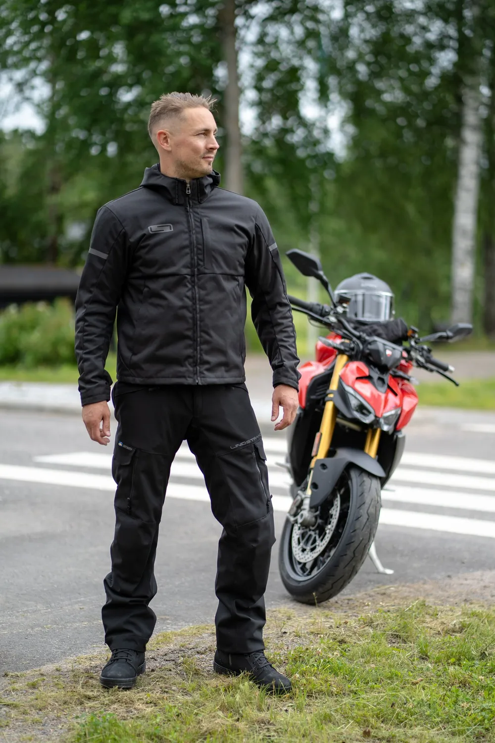 Lindstrands Textiljacka Hamra Svart 