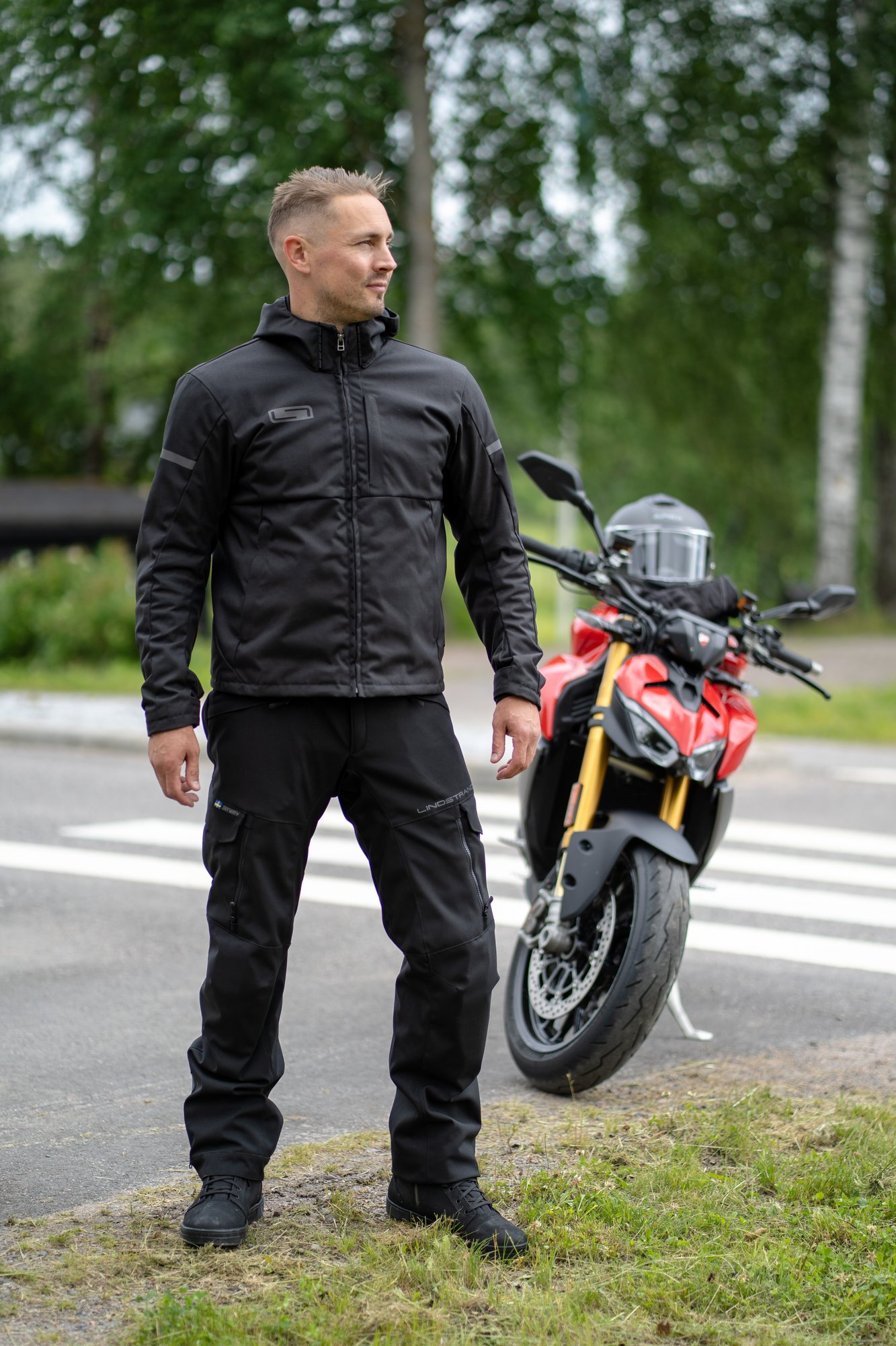 Lindstrands Textiljacka Hamra Svart 