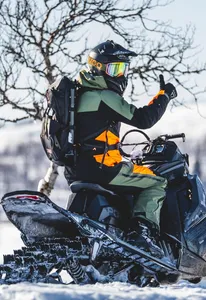 AMOQ Conquer 25L Ryggsäck Svart/Orange