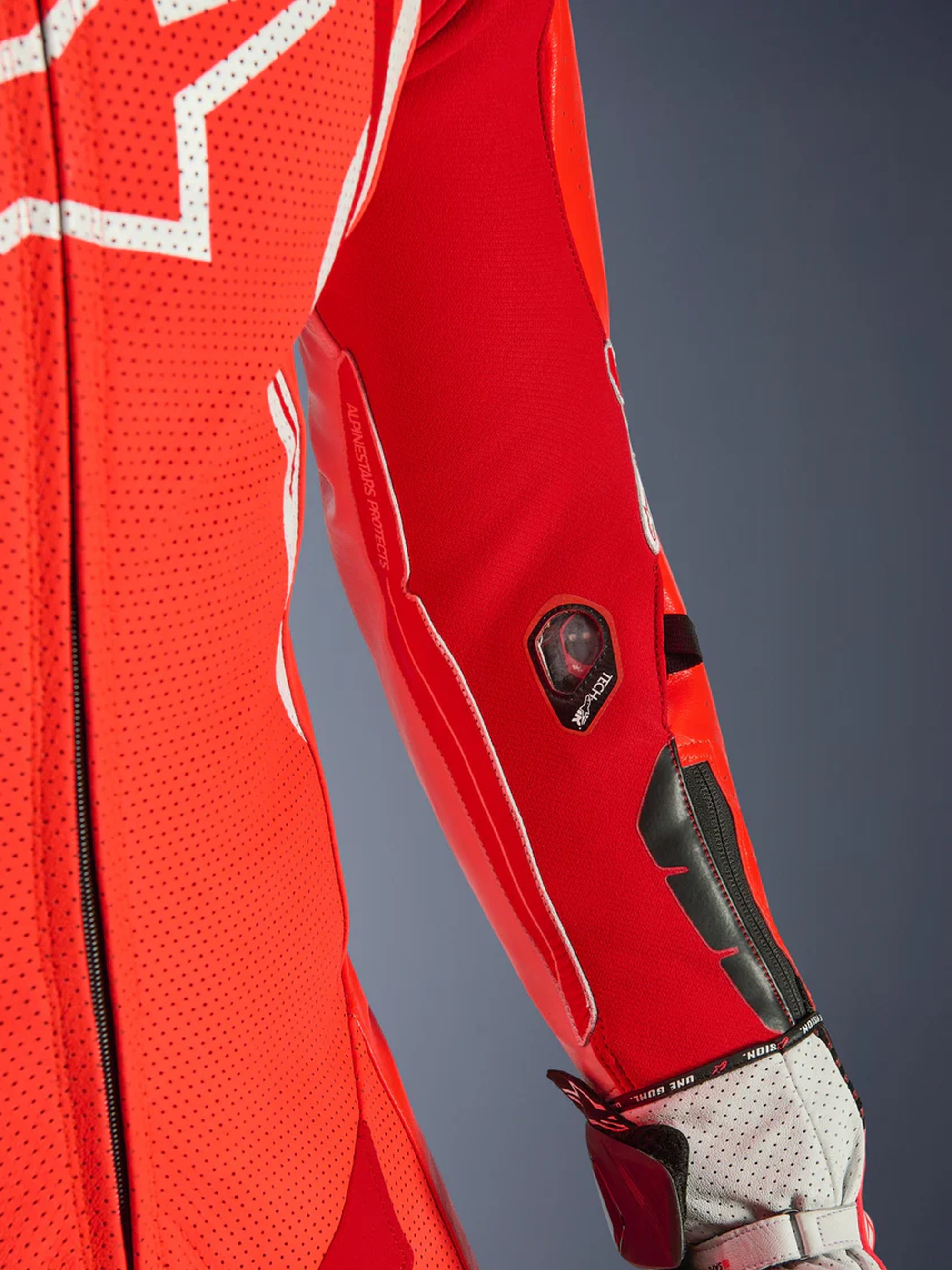 Alpinestars Skinnställ 1-pcs GP Tech v5 Fluo Röd/Vit