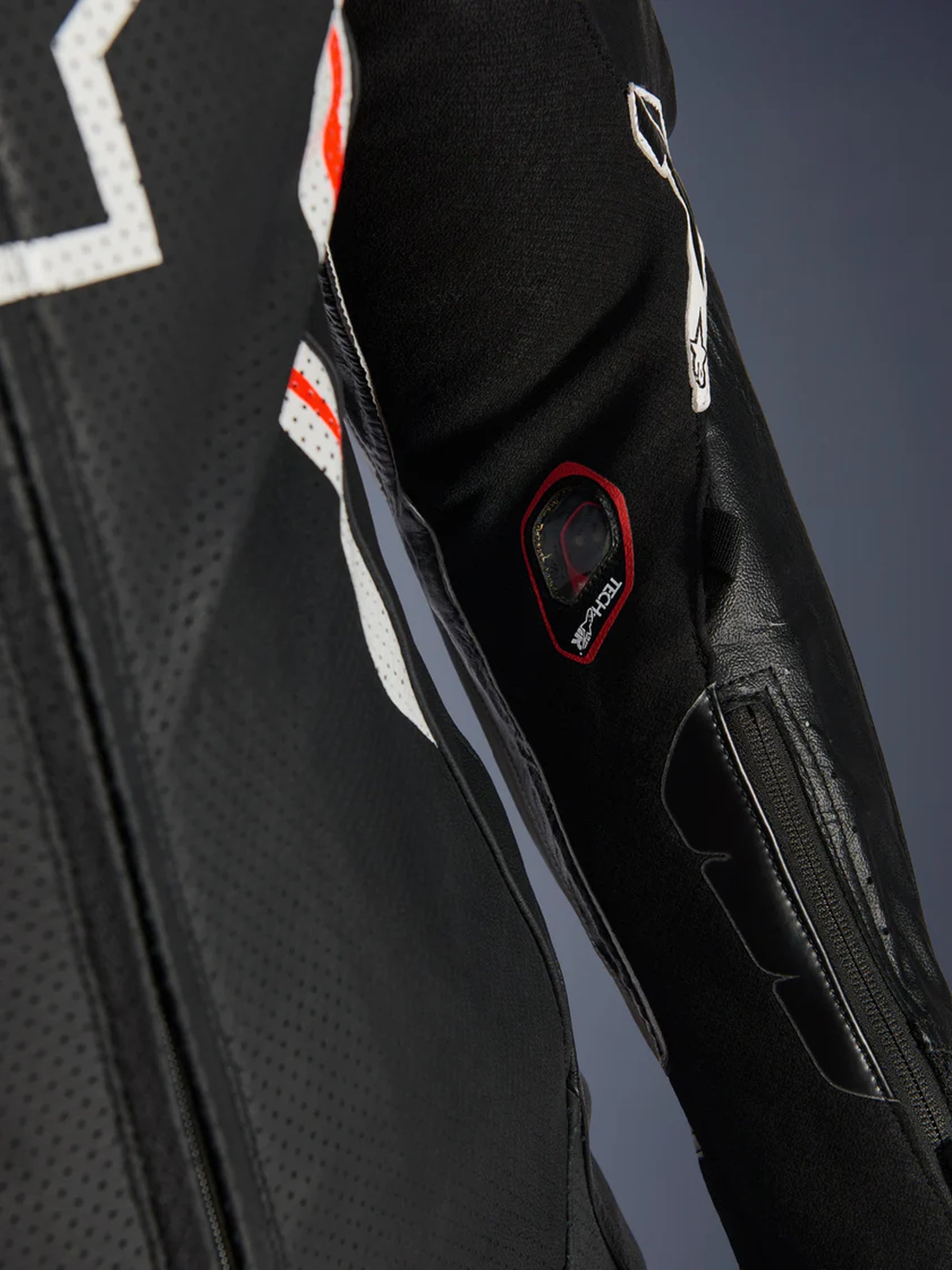 Alpinestars Skinnställ 1-pcs GP Tech v5 Svart/Vit/ Fluo Röd