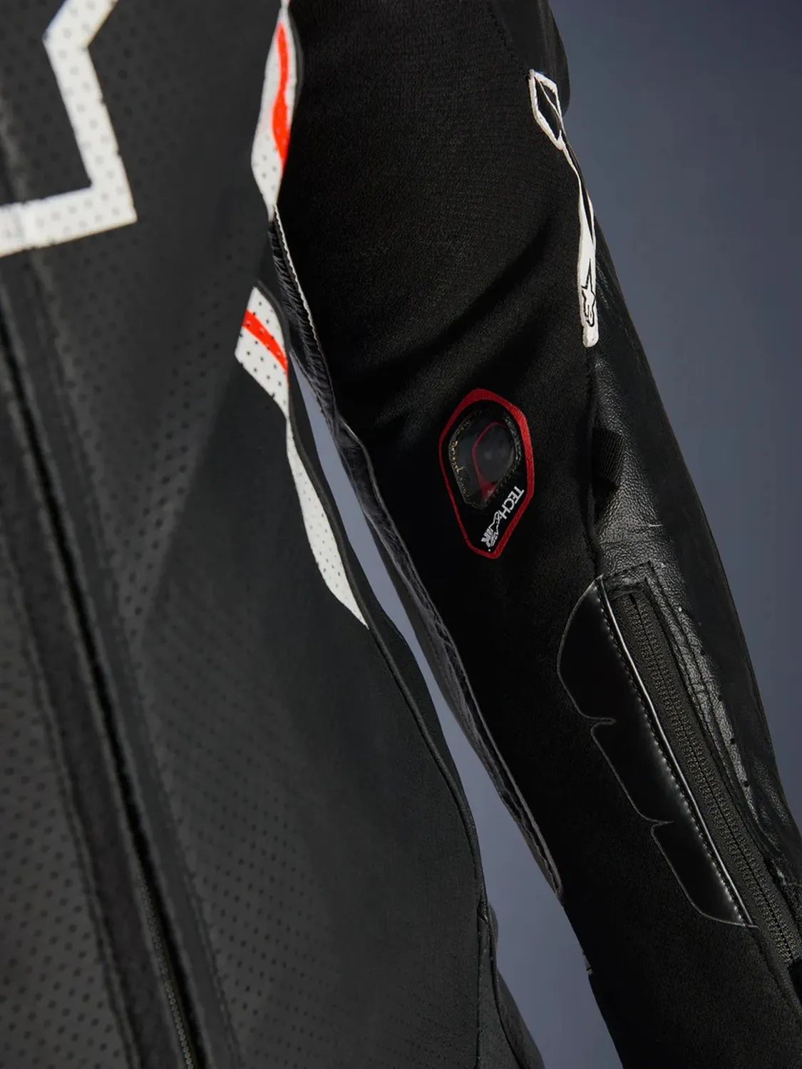Alpinestars Skinnställ 1-pcs GP Tech v5 Svart/Vit/ Fluo Röd