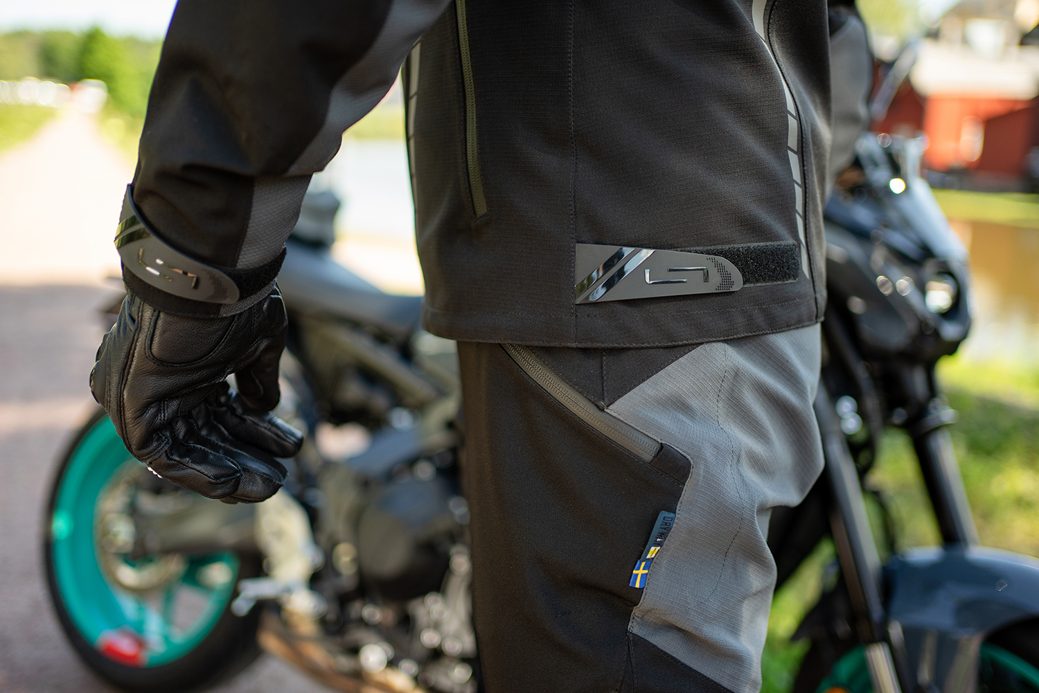 Lindstrands Textilbyxa Lofsdalen Pants Svart/stålgrå Kort