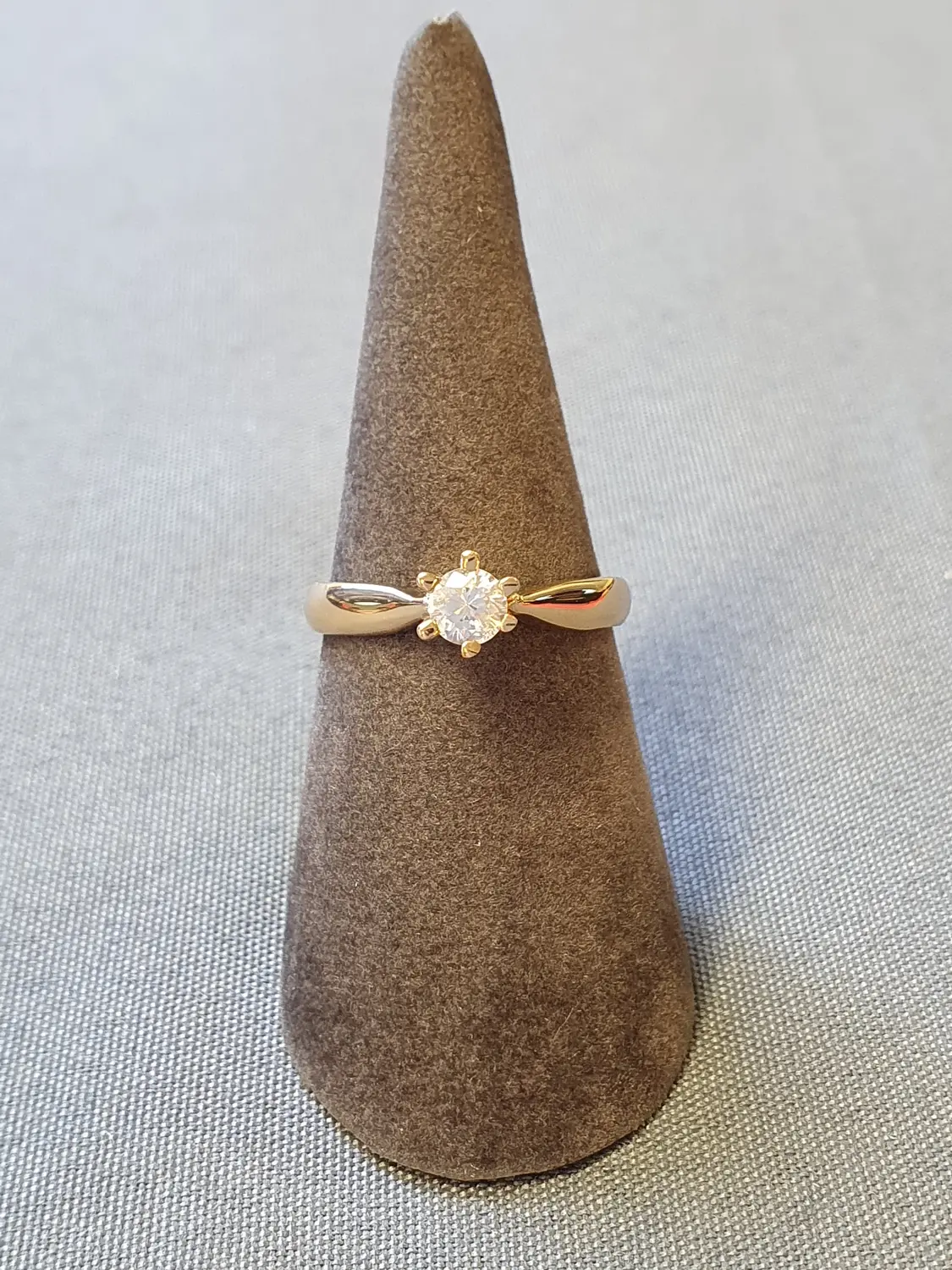Guldring med cz 18K 180785R