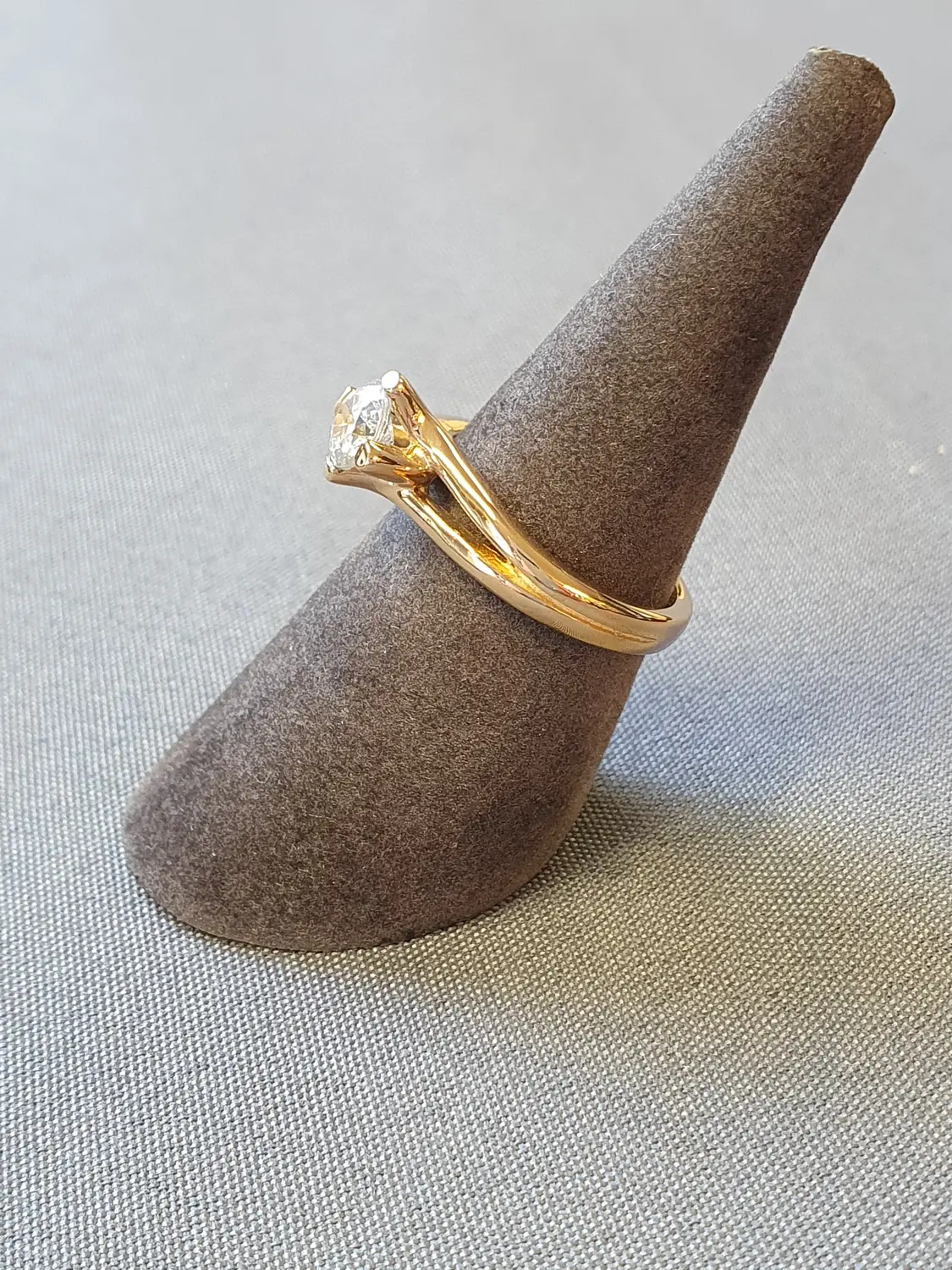 Guldring med cz 18K 180786R