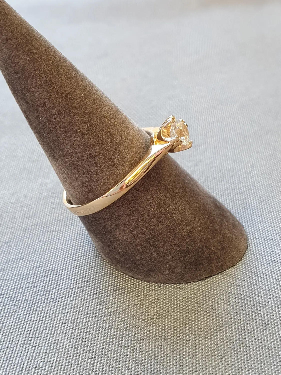 Guldring med cz 18K 180805R