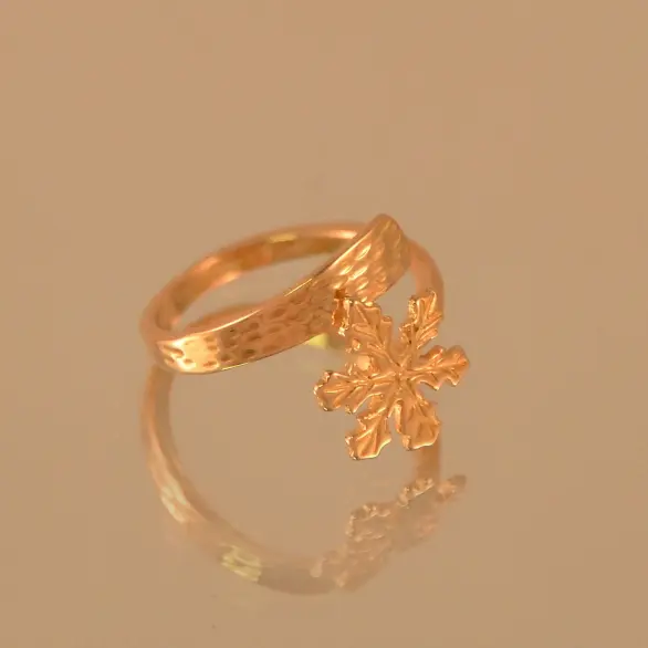 Snöstjärna ring 18k guld