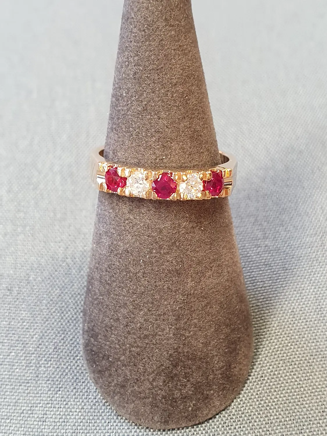 Ring m diamanter 53,0 4,1gr 18K
