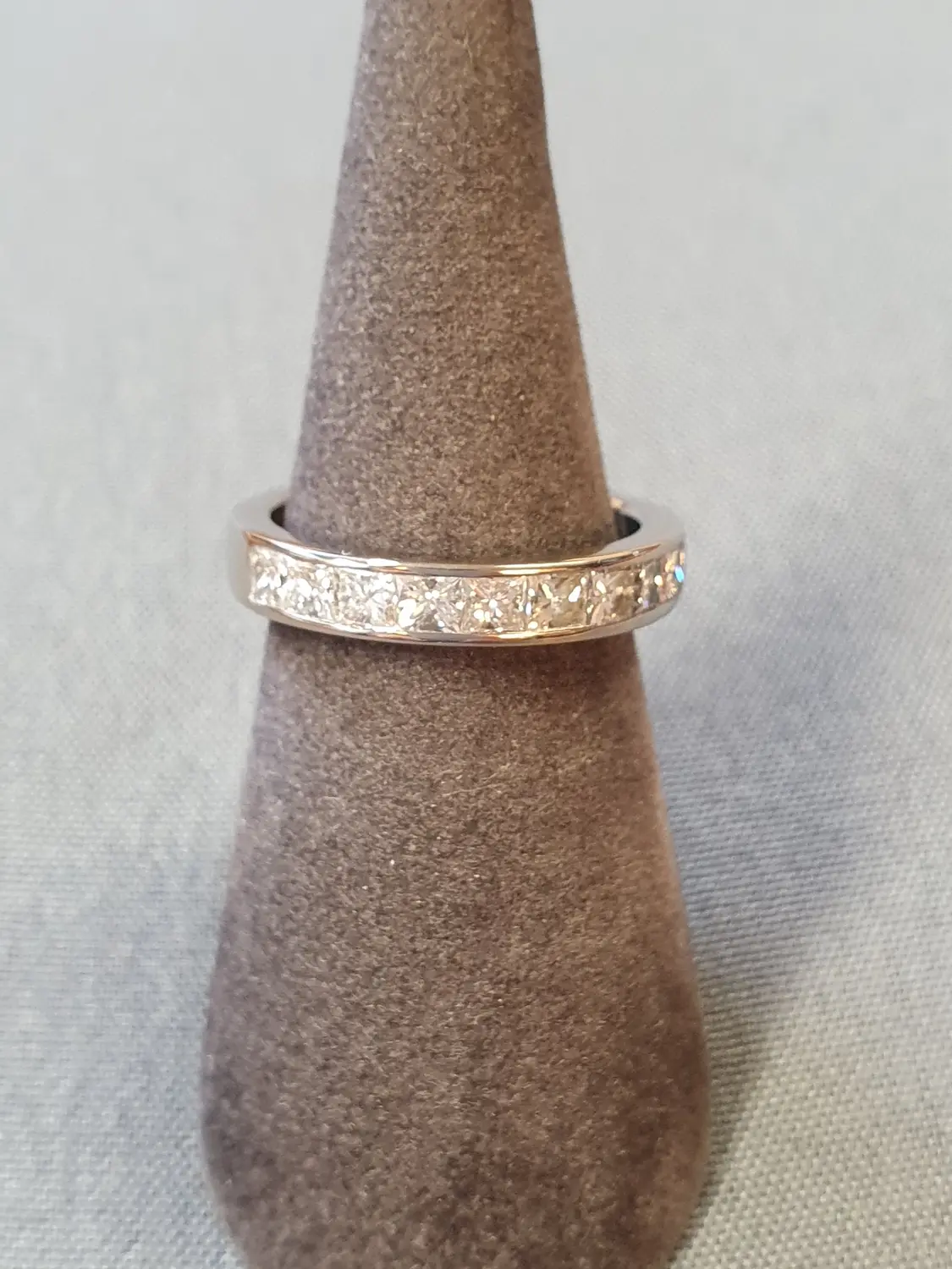 Ring m diamanter 50,0 5,0gr 18K vitguld