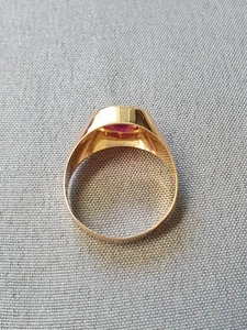 Klackring m röd sten 55,0 3,0gr 18K
