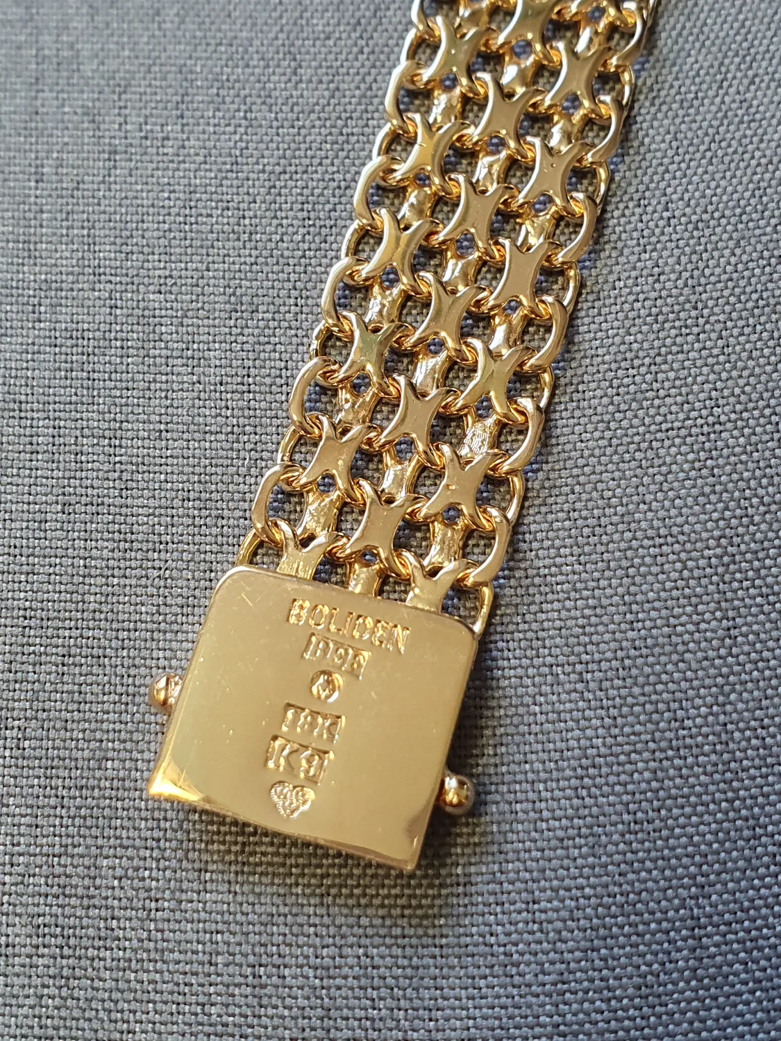 X-länk armband treradigt 18,5cm 22,9gr 18K
