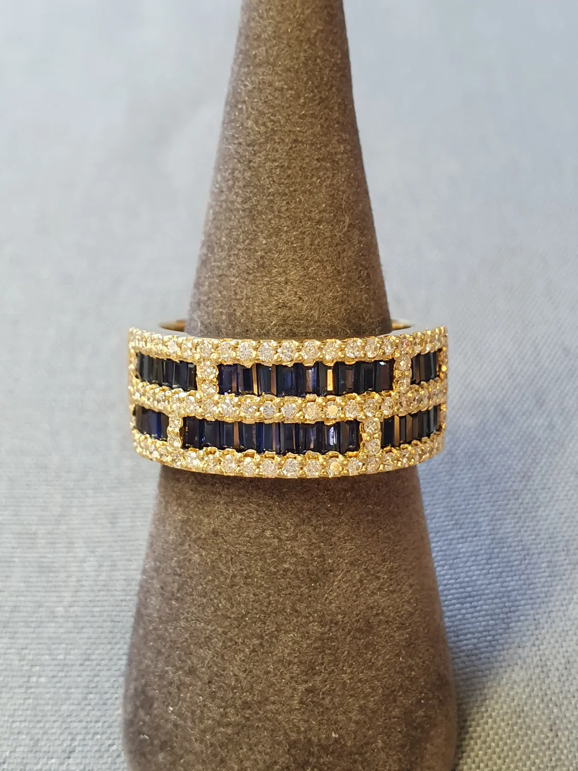 Ring med diamanter o safirer 54,5  9,1gr 18K