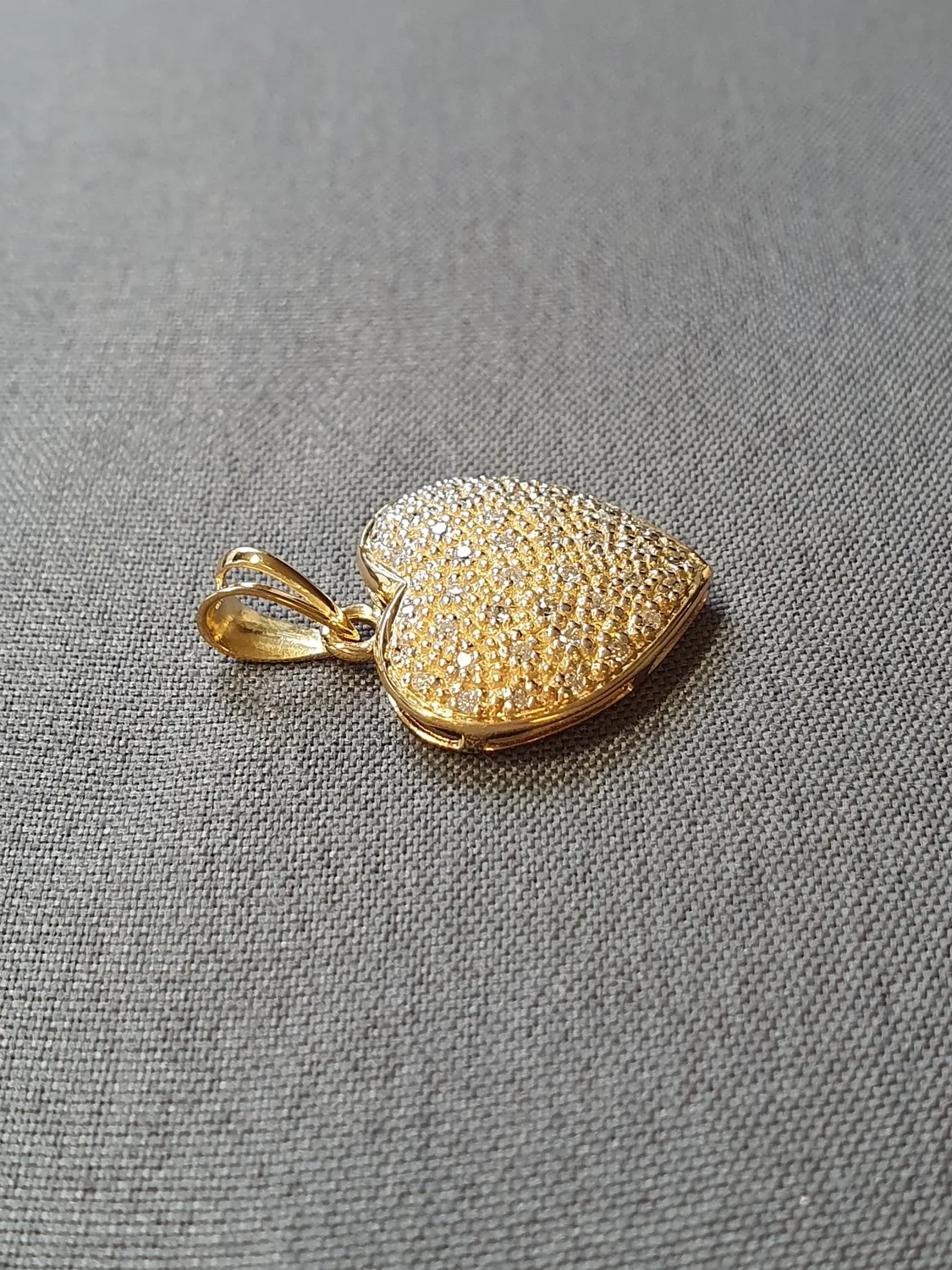 Hängsmycke hjärta m stenar 3,2gr 18K