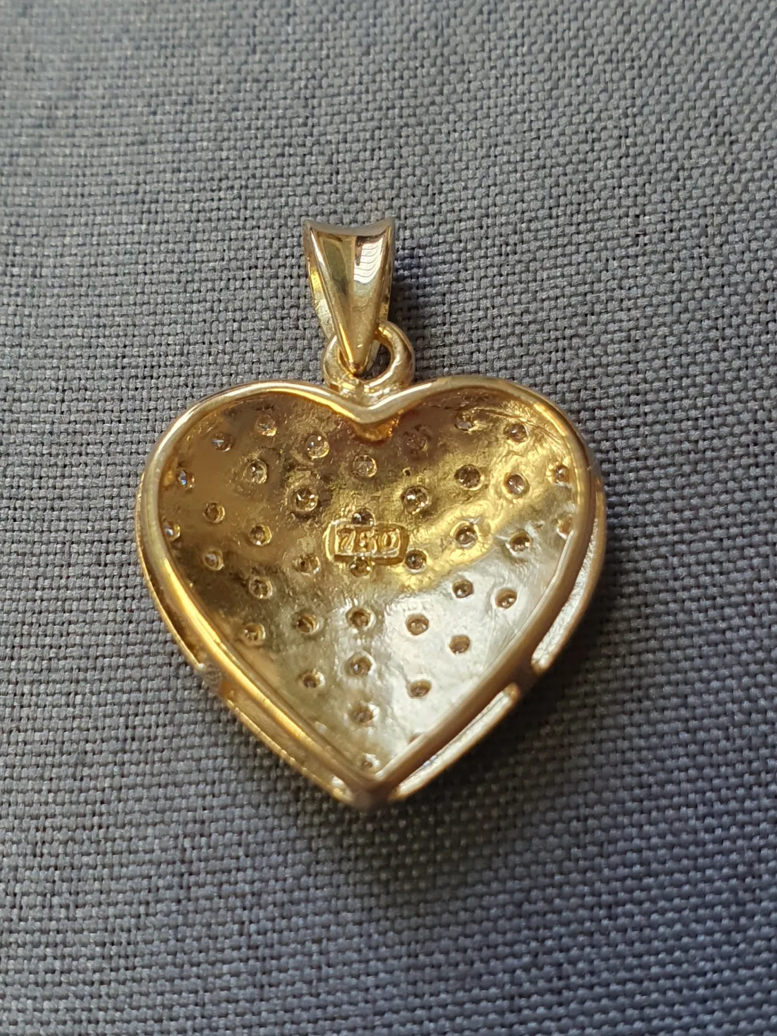 Hängsmycke hjärta m stenar 3,2gr 18K