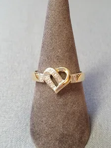 Hjärtring med stenar 56,0 2,8gr 18K