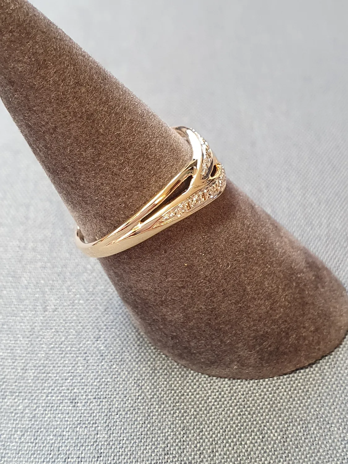 Ring med stenar 53,0 1,4gr 18K