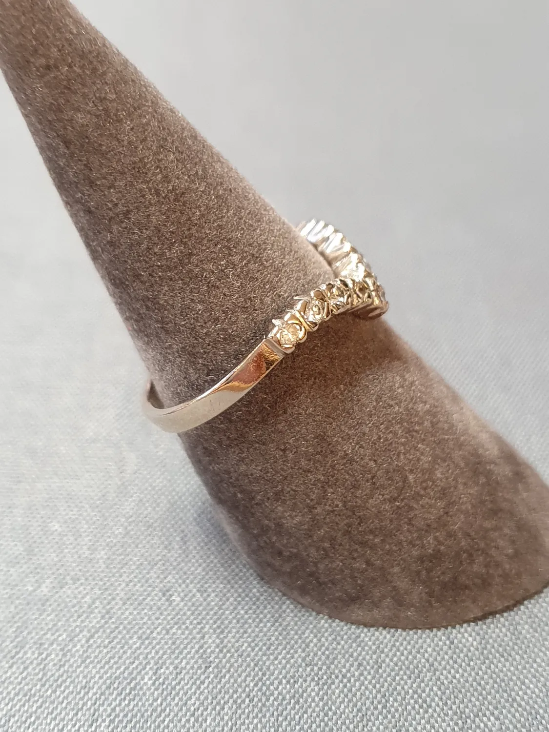 Ring m diamanter 54,0 2,3gr 18K vitguld