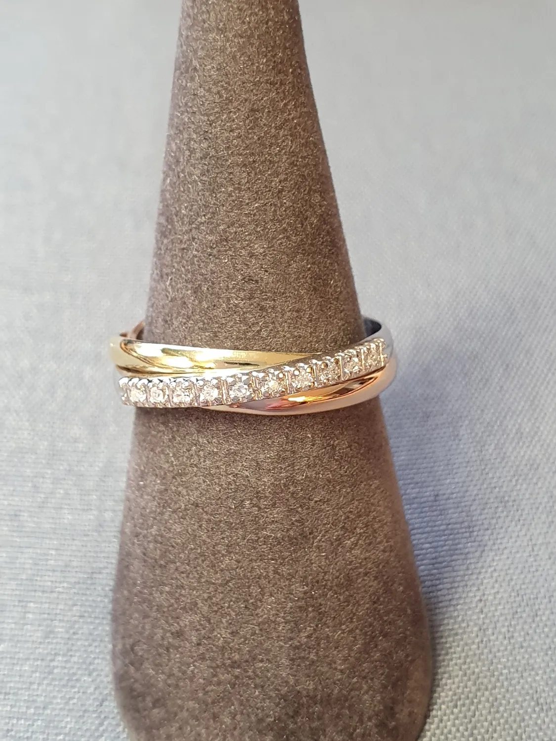 Ring trefärgad m diamanter 53,0 2,8gr 18K