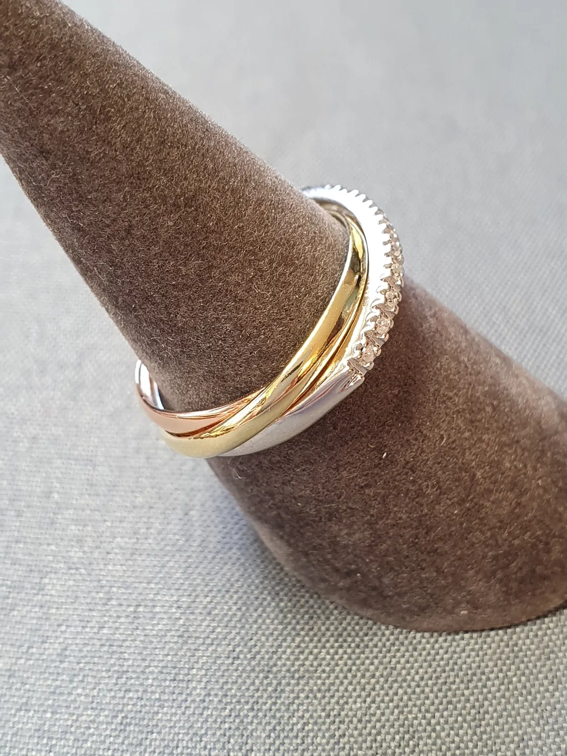 Ring trefärgad m diamanter 53,0 2,8gr 18K