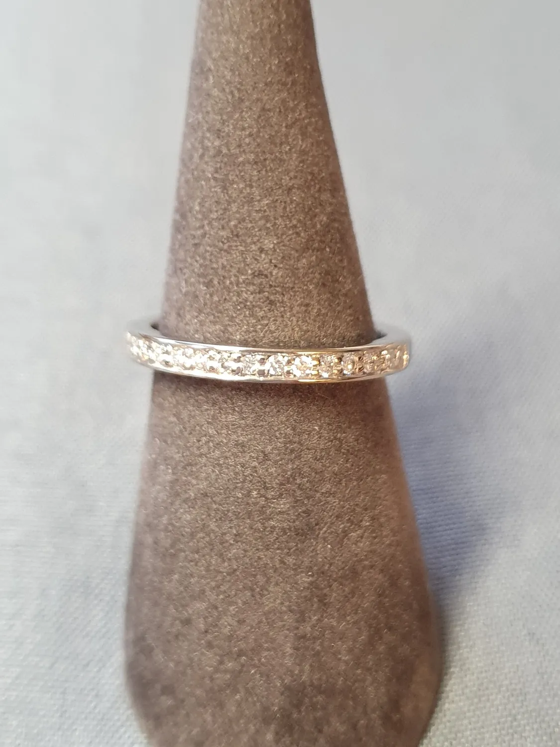 Ring m diamanter 53,0 3,4gr 18K vitguld