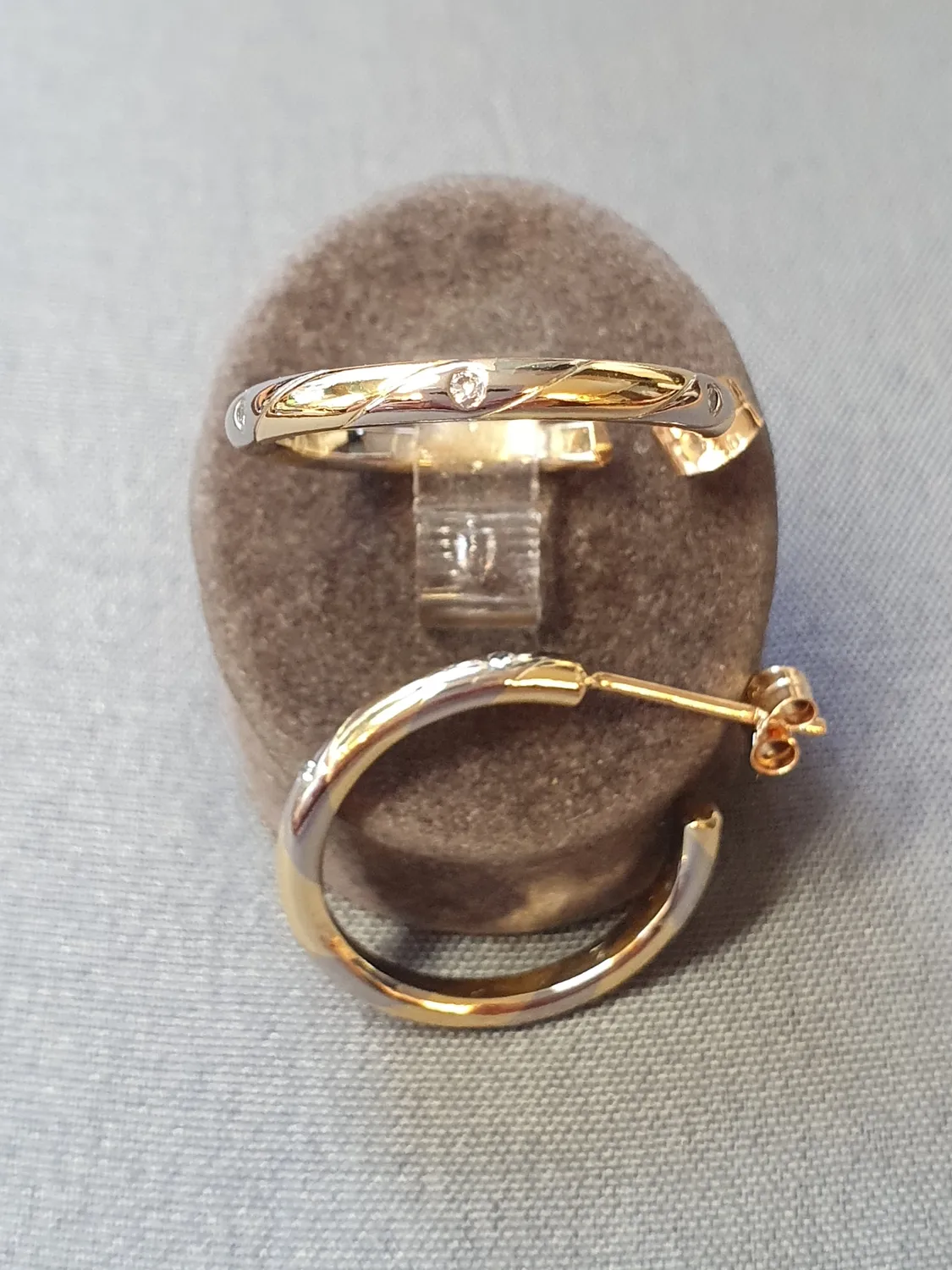 Örhängen creoler m diamanter 7,1gr 18K