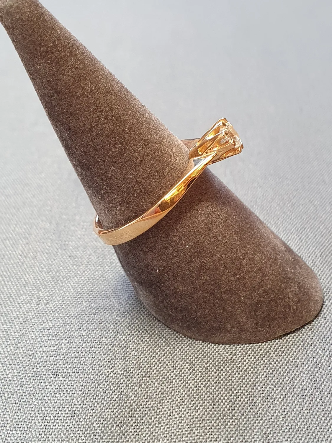 Enstensring med 4 mm cz 18K 180787R