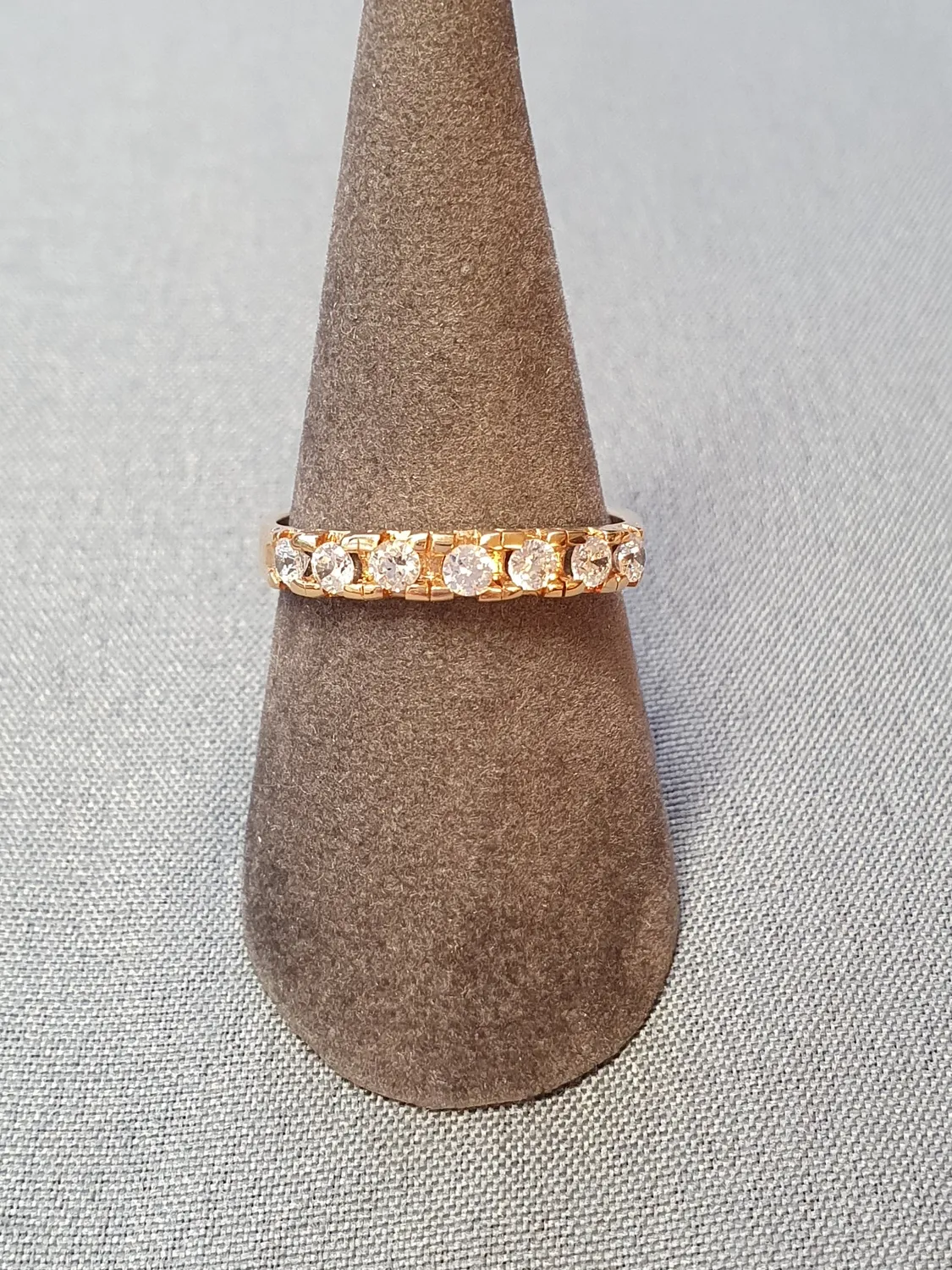 Ring med 7 cz stenar 18K 180765R