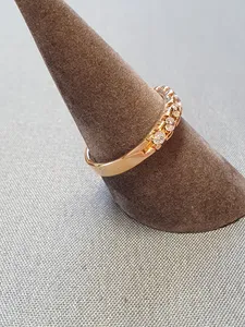 Ring med 7 cz stenar 18K 180765R